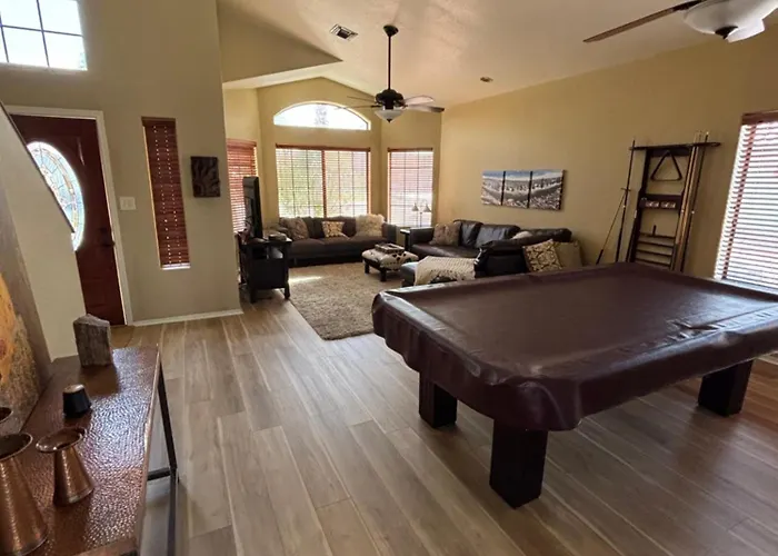 Sparkling Foothills 3 Bed And Loft 2 Bath Pool - 14 Day Minimum *