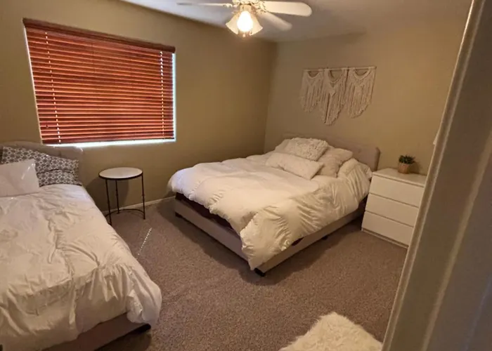Sparkling Foothills 3 Bed And Loft 2 Bath Pool - 14 Day Minimum Ferienhaus *